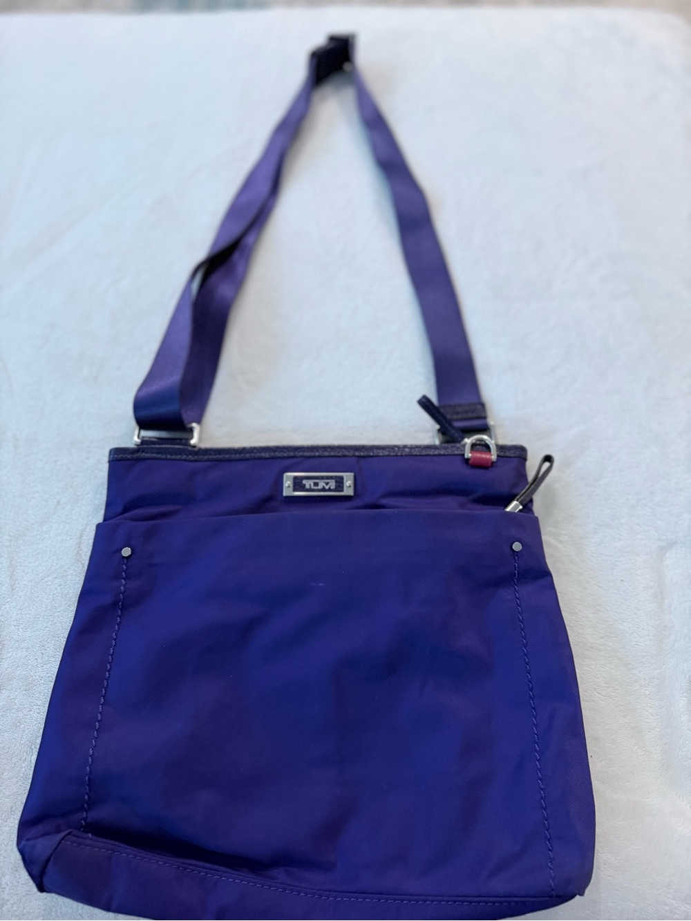 Tumi Crossbody Voyager Bag Womens Purple Nylon Adjustable Strap Purse